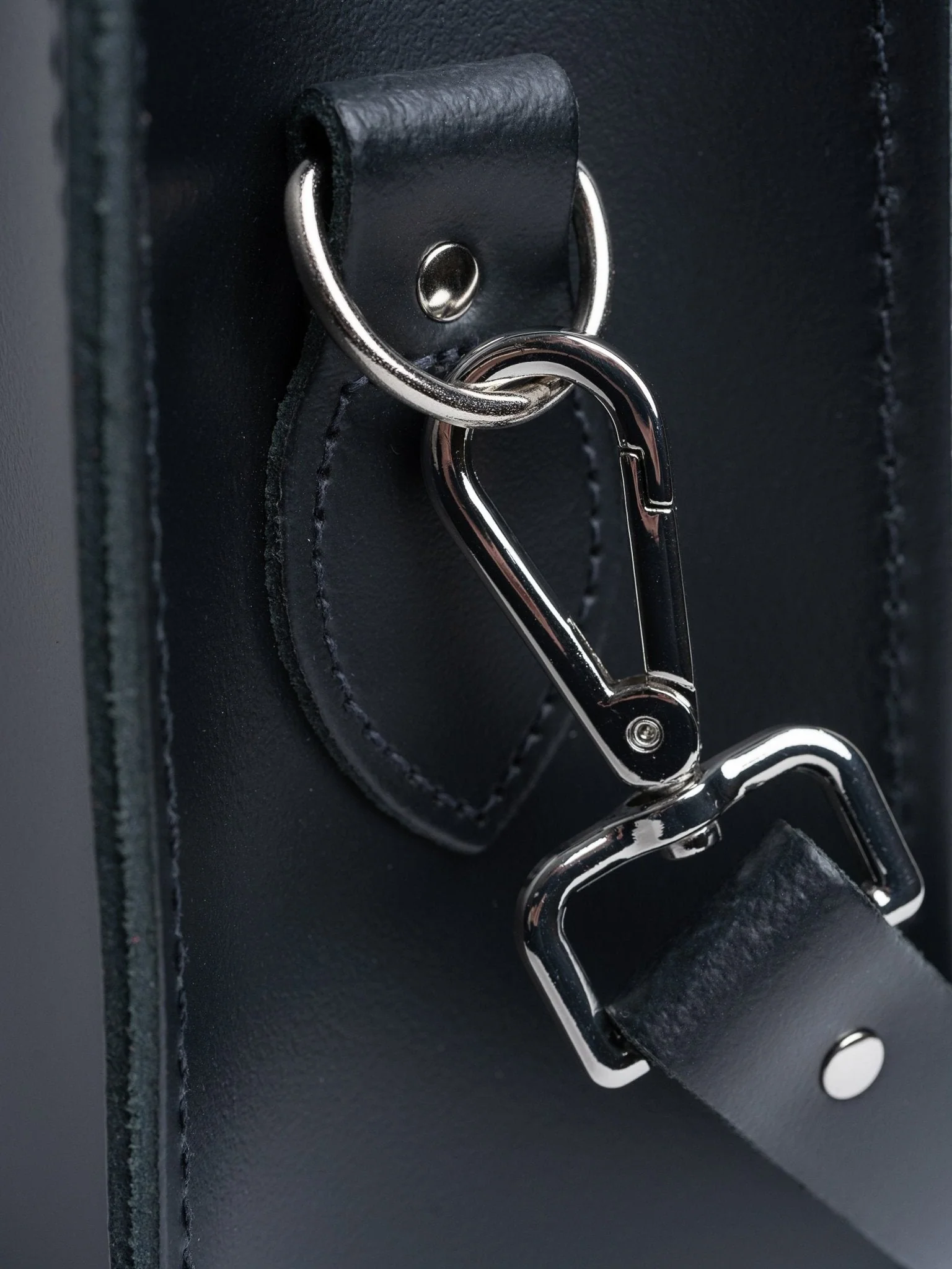 The 15 Inch Batchel -  Black - Image 6