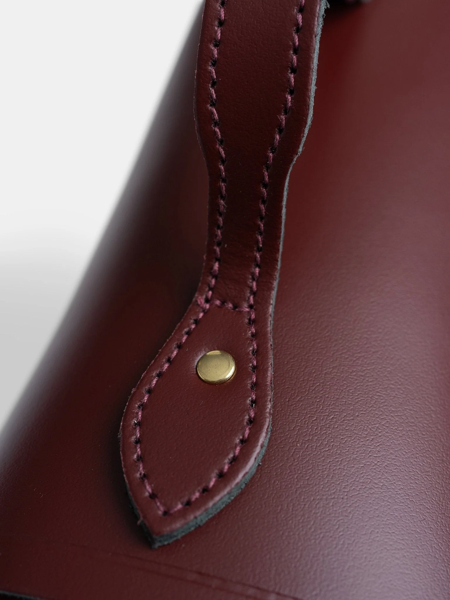 The Traveller -  Oxblood - Image 8
